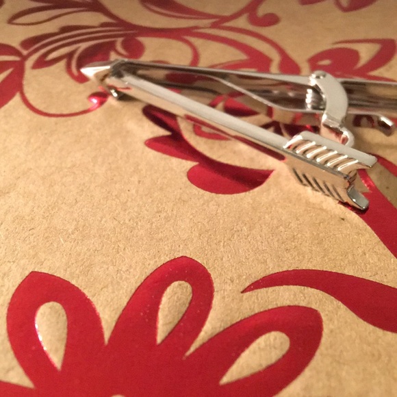 Arrow Tie Clip - Silver Tone-2" long - Picture 2 of 2